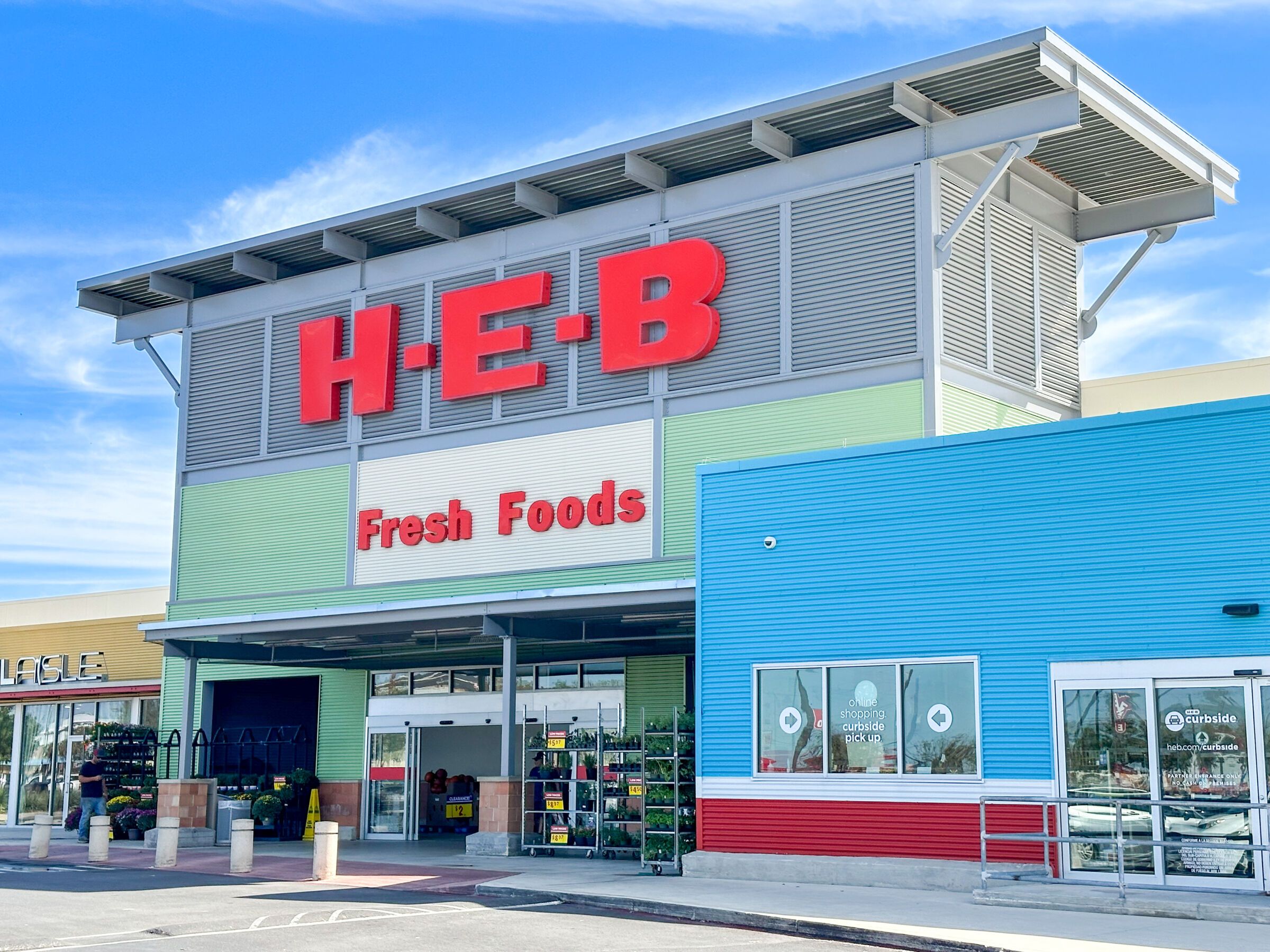 Surrounding Area - H-E-B