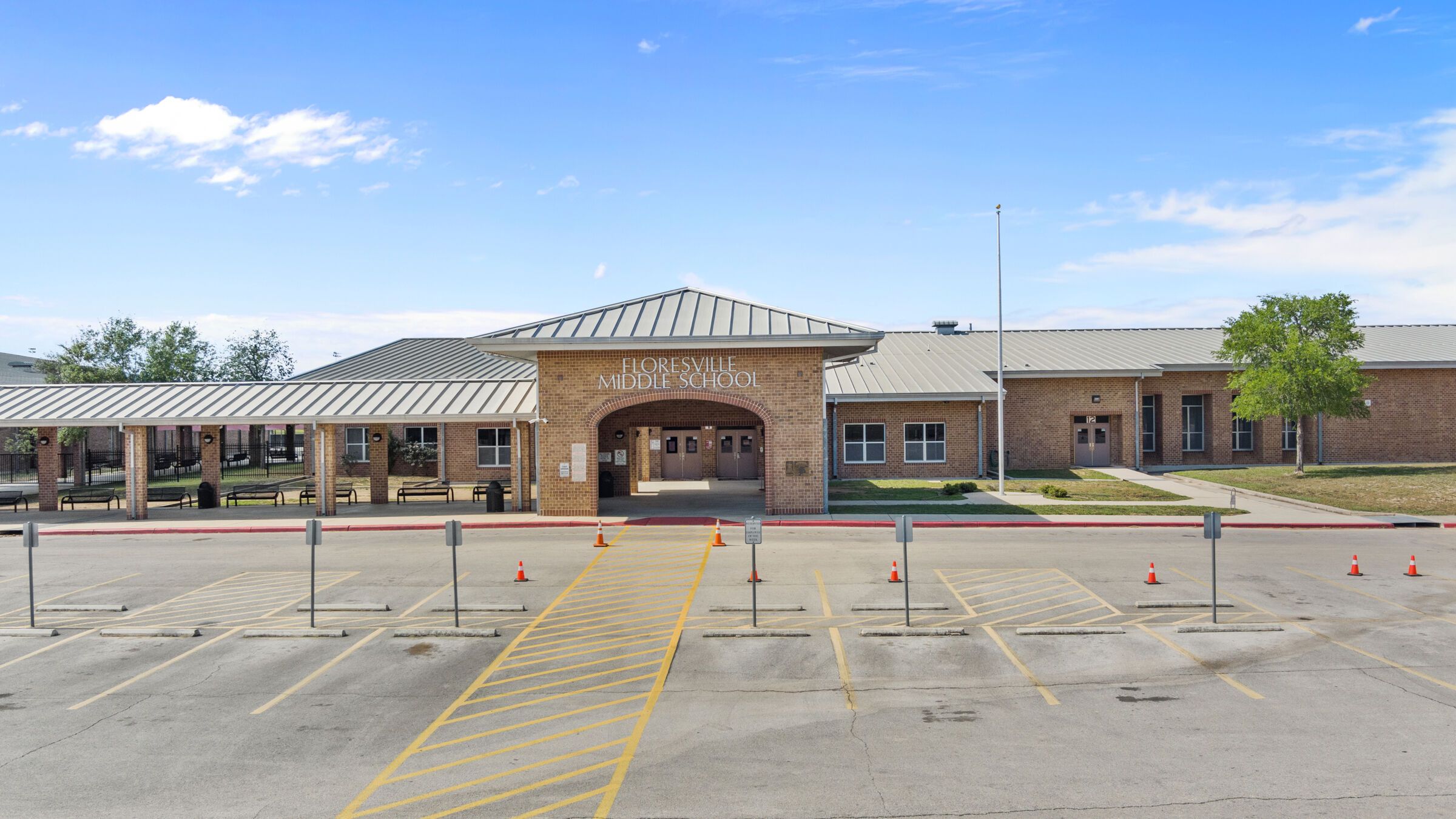Floresville Middle School