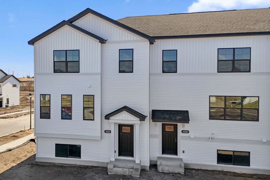 10281 Birchwood Circle. Victoria, MN 55318
