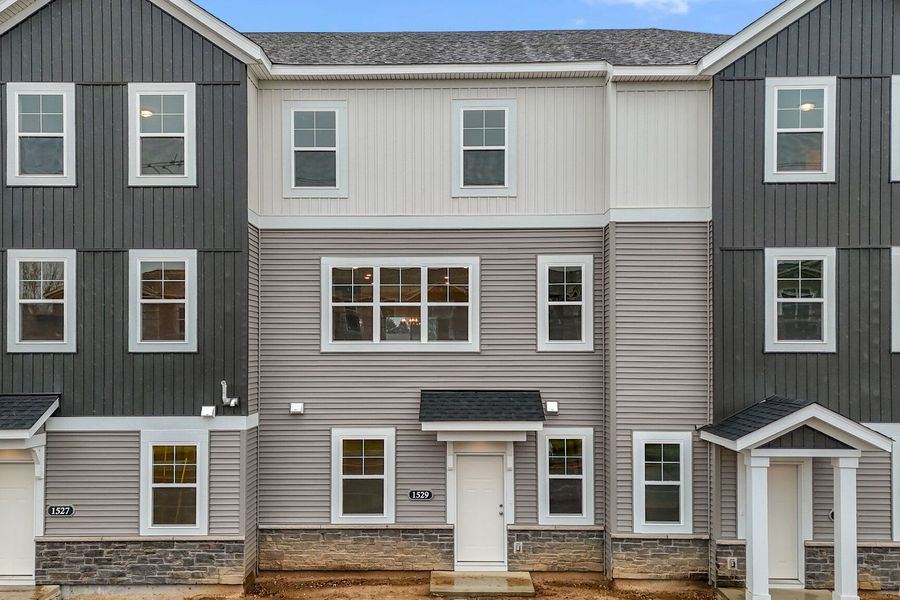 1529 Traverse Lane. West St Paul, MN 55118