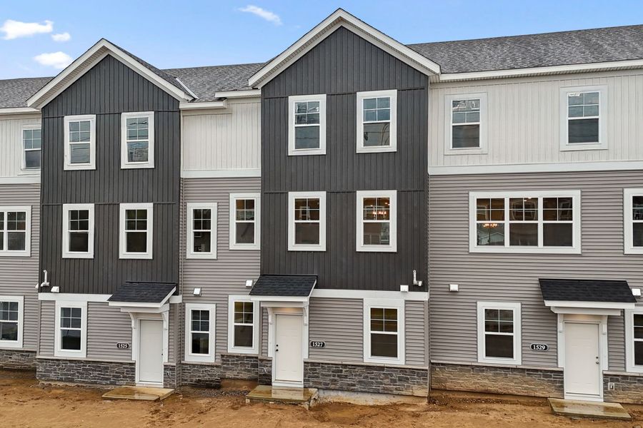 1527 Traverse Lane. West St Paul, MN 55118