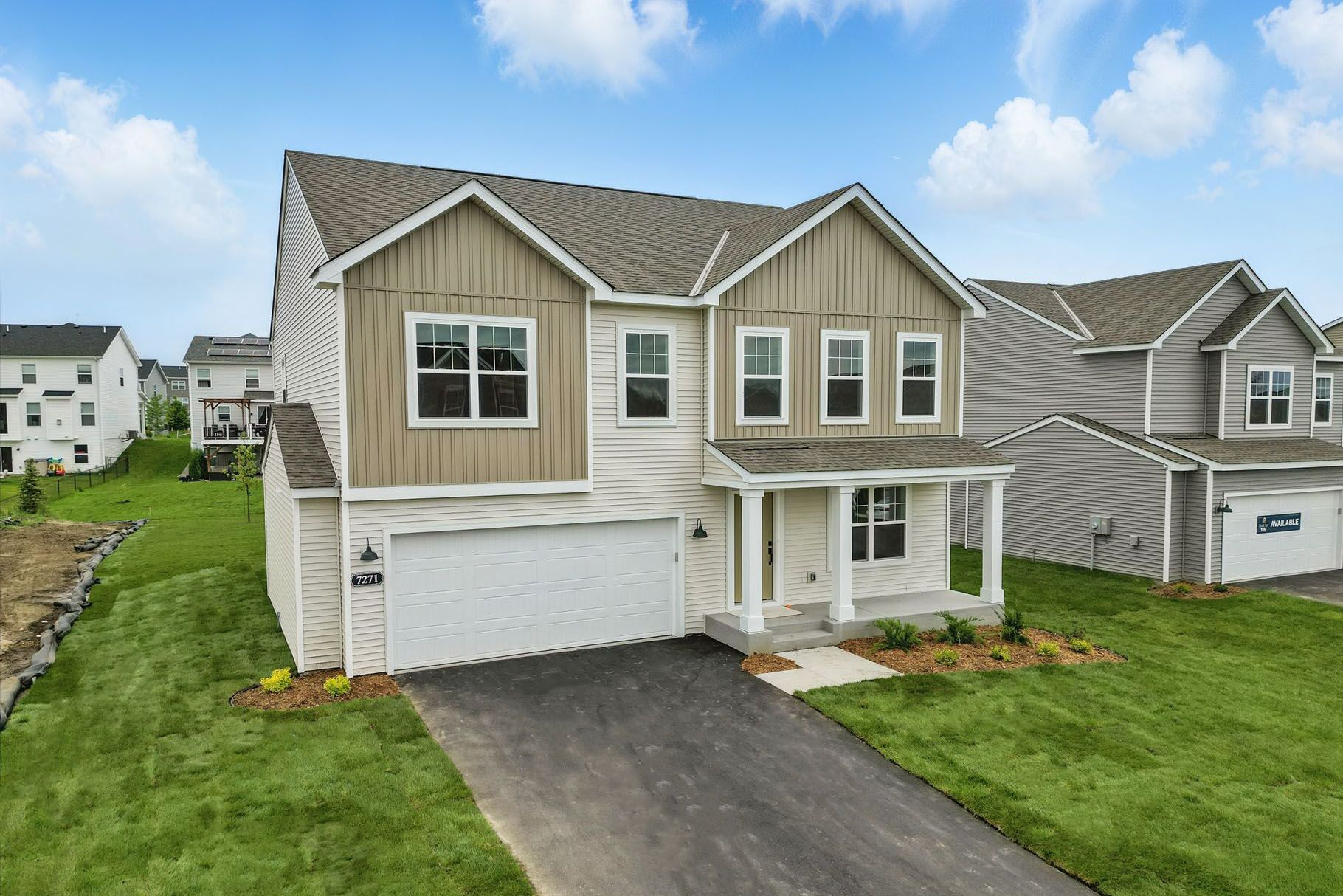 1005 Annagaire Curve. Rosemount, MN 55068