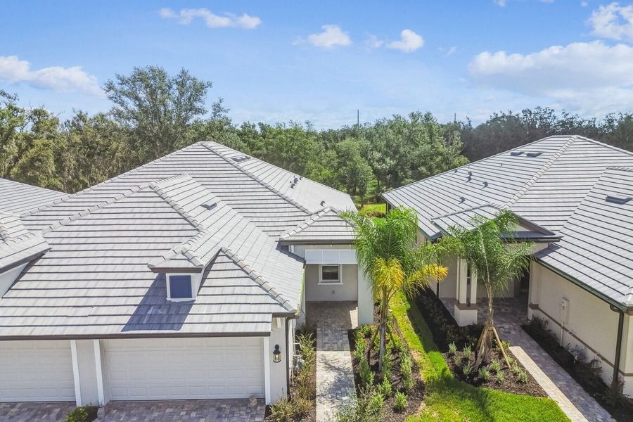 18088 Cherished Loop (Topaz)