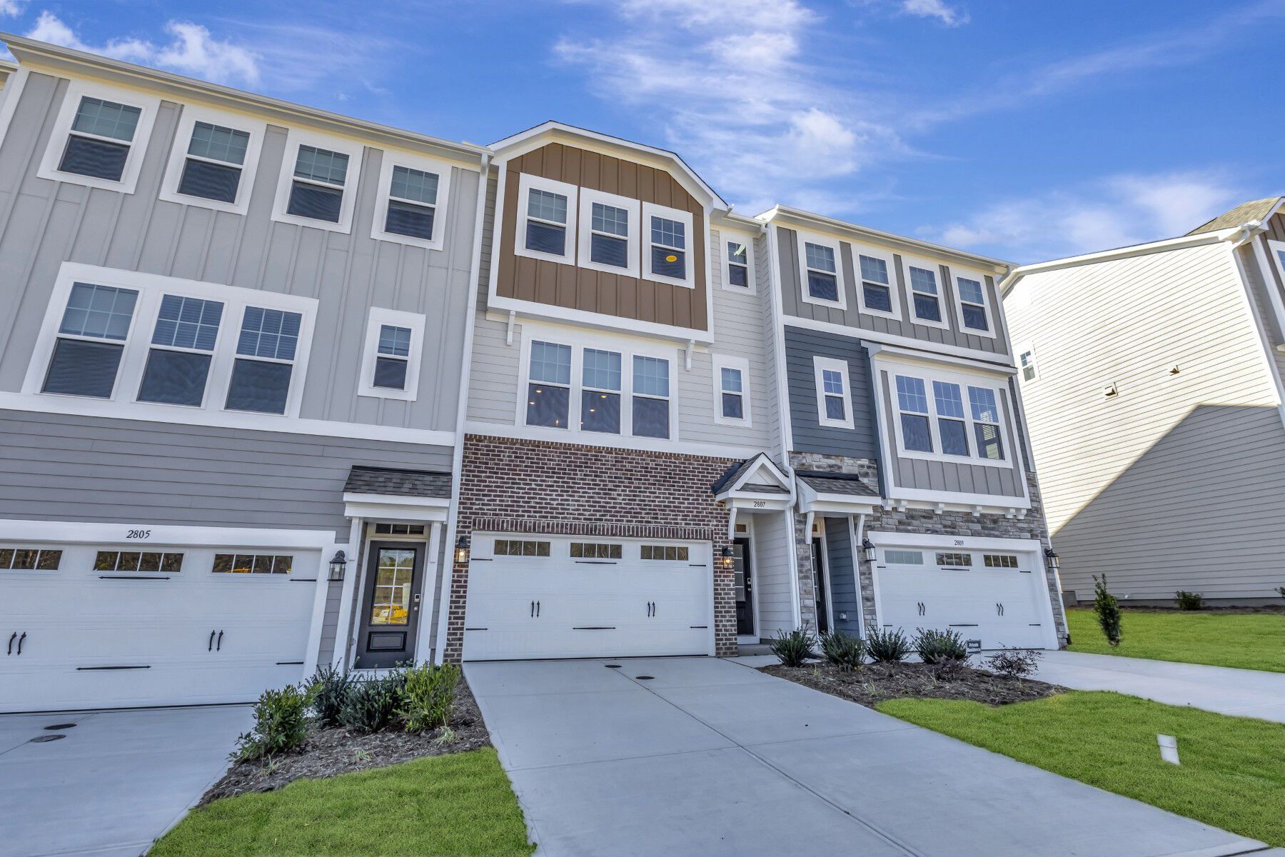 2807 Carbondale Court