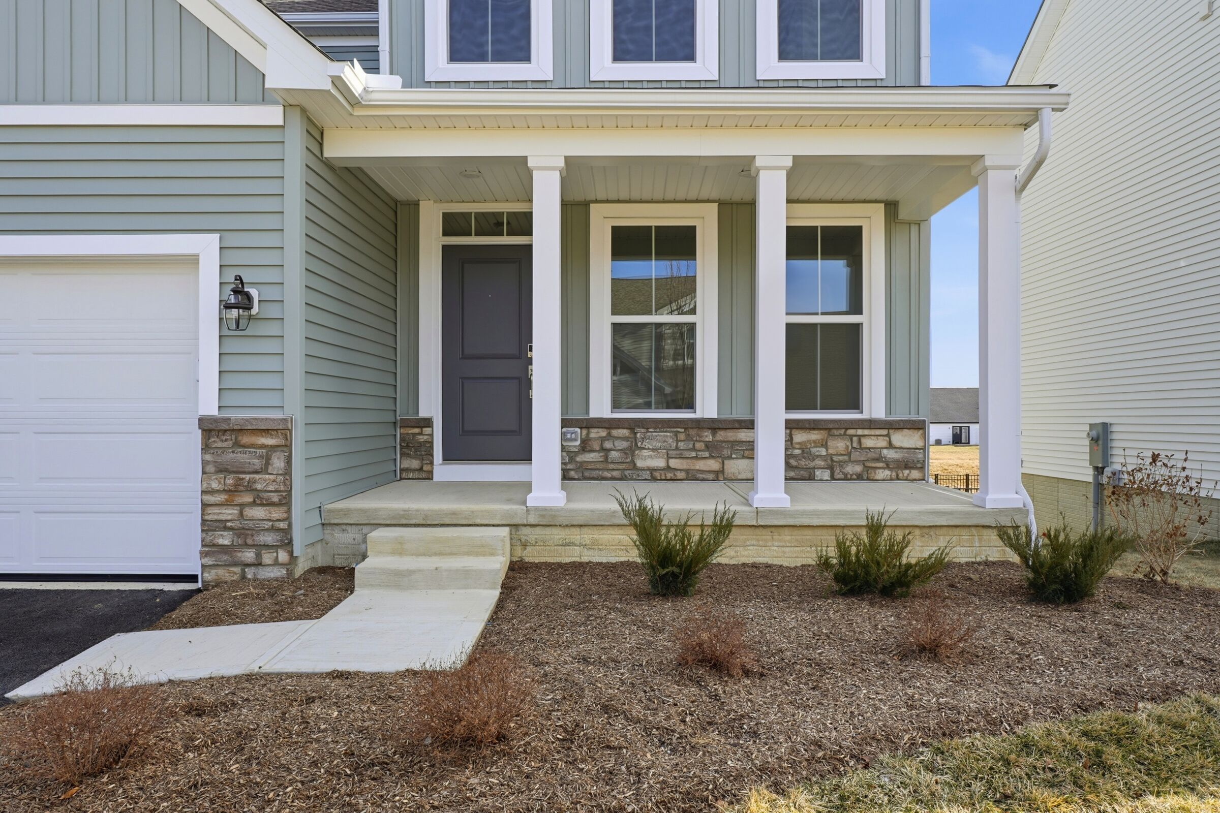 6445 White Star Drive (Bexley)