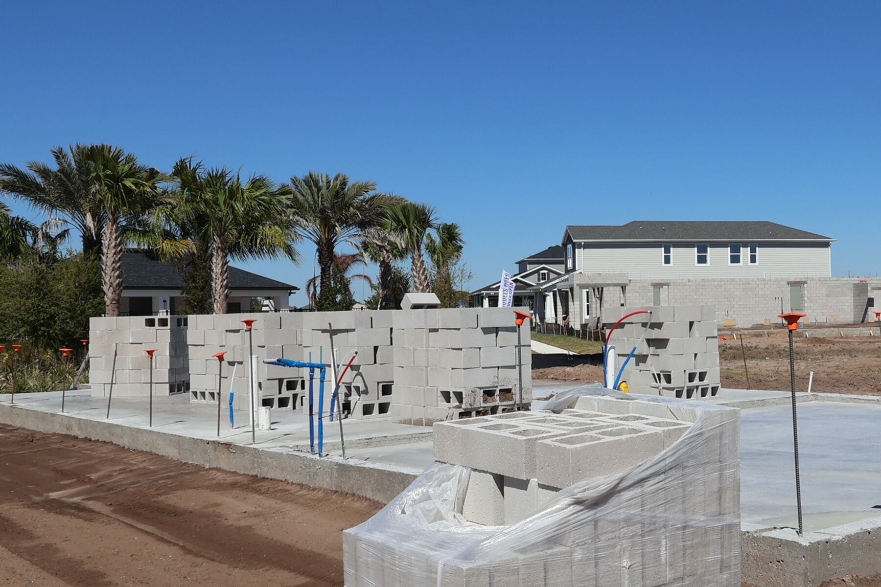 Sebring - Center Lake On The Park: Saint Cloud, Florida - M/I Homes