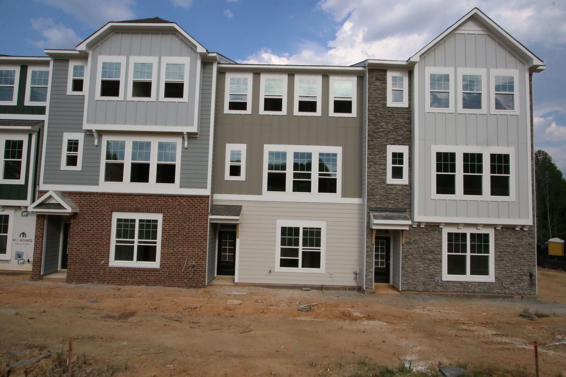 2925 Richardson Road (Hadleigh)