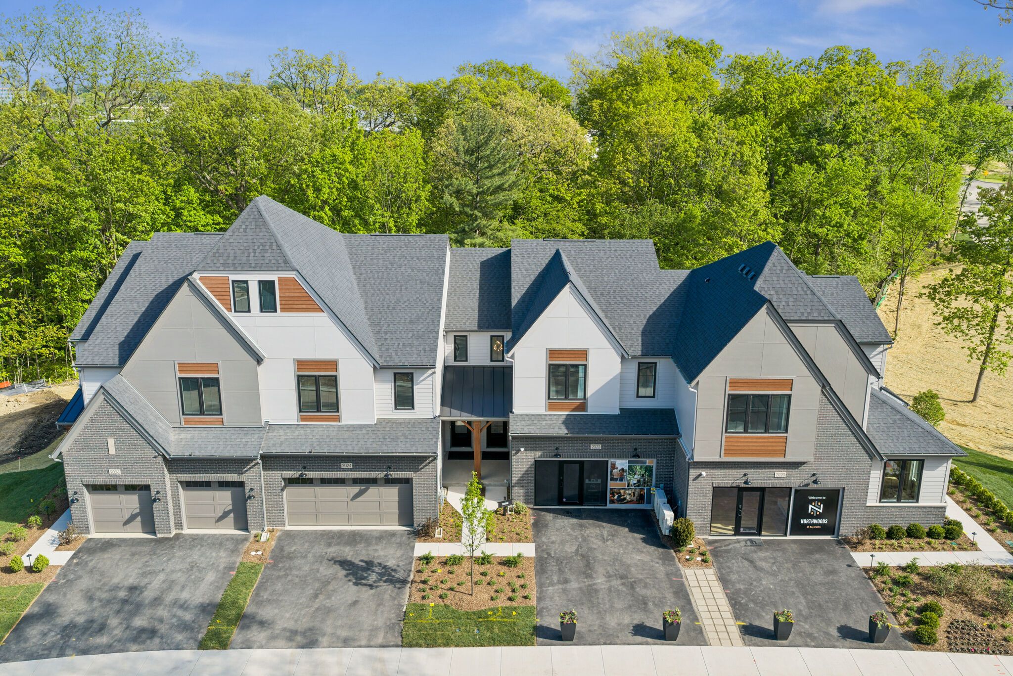 Northwoods Of Naperville Front Exterior