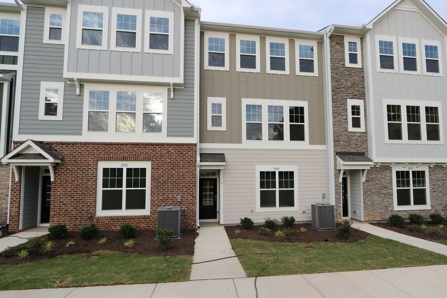 2925 Richardson Road (Hadleigh)