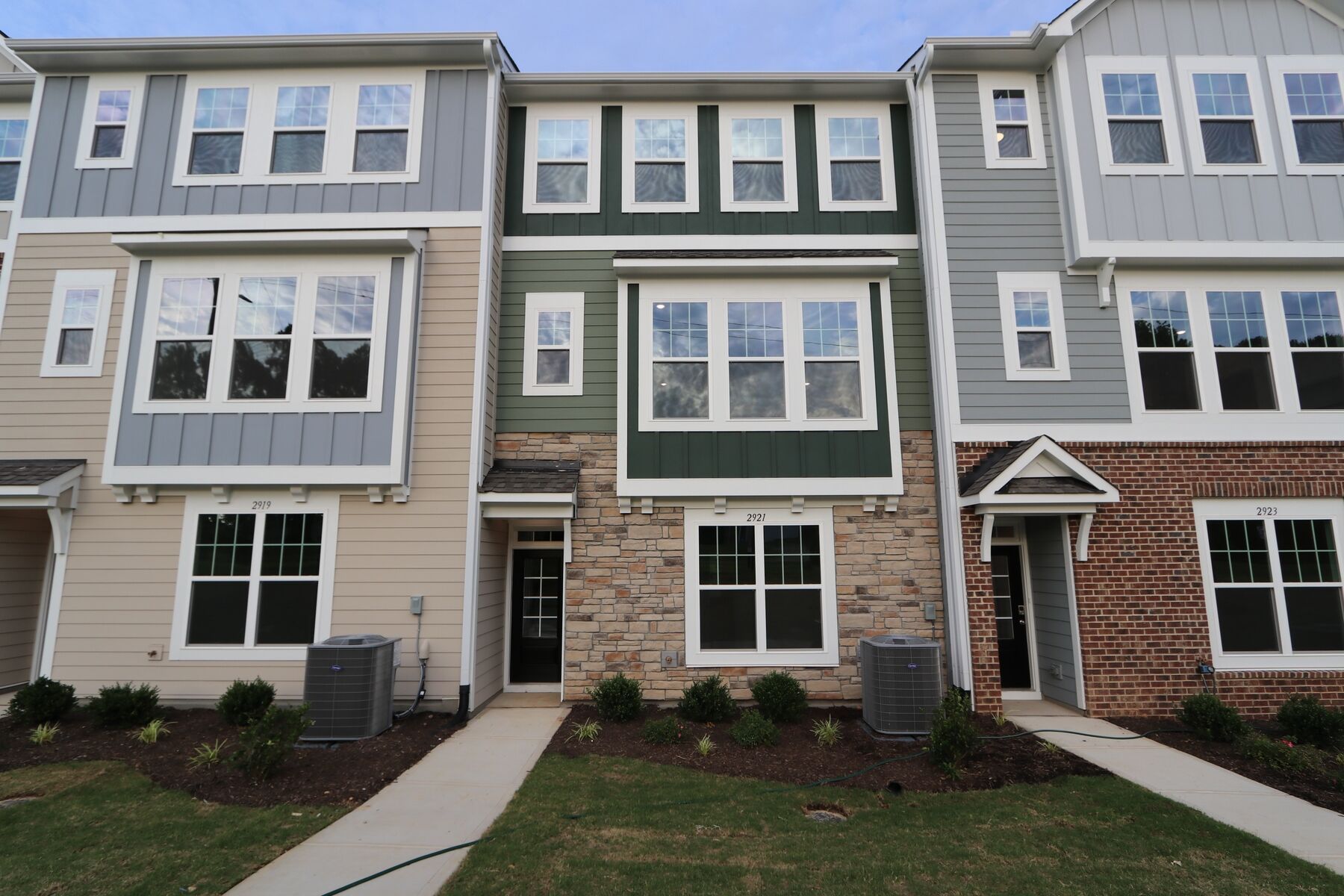 2921 Richardson Road (Hadleigh)