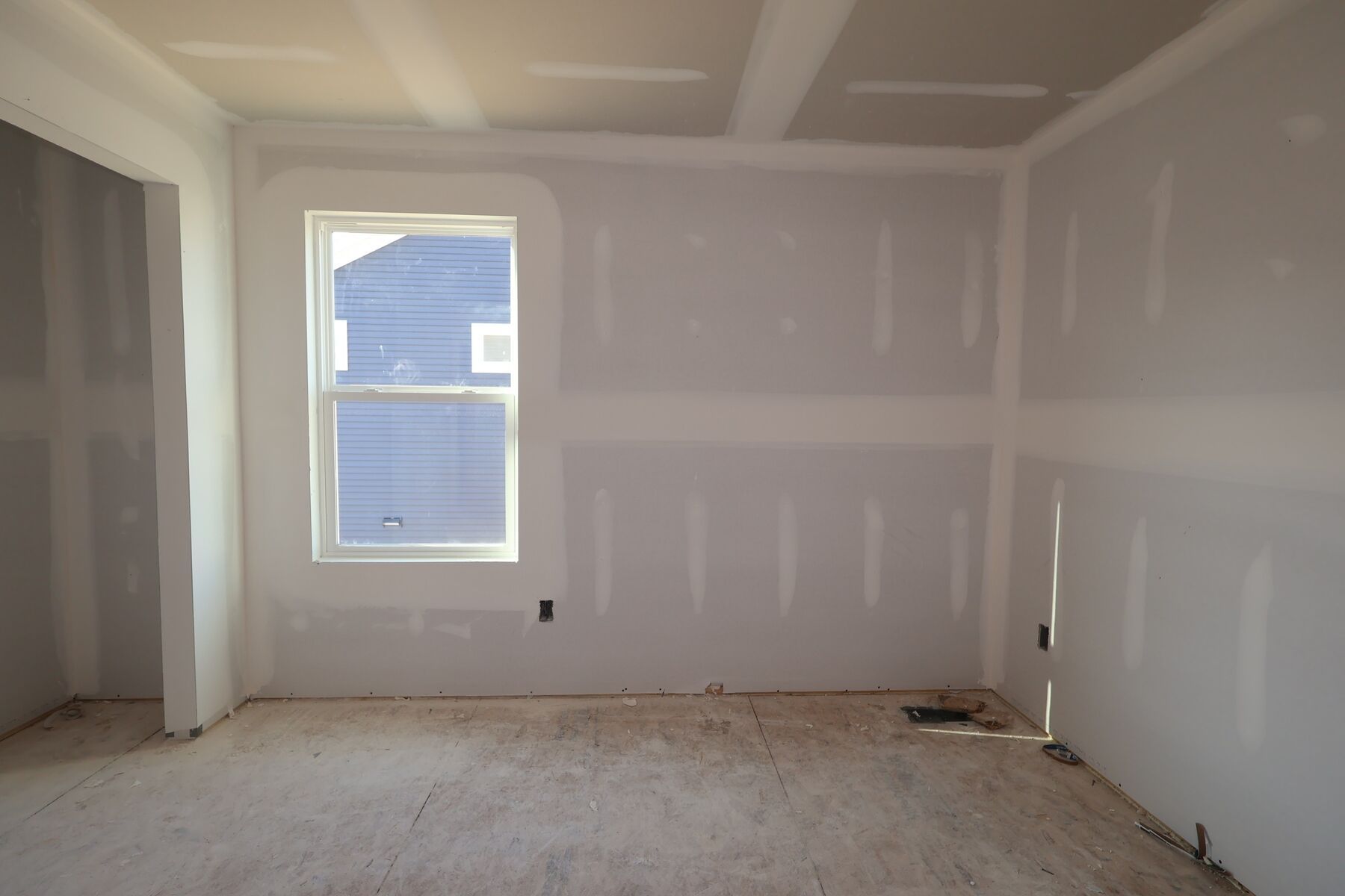 Kitchen,Interior,Front Exterior,Bathroom,Owner's Bedroom,Laundry Room,Bedroom,Family Room,Exterio...