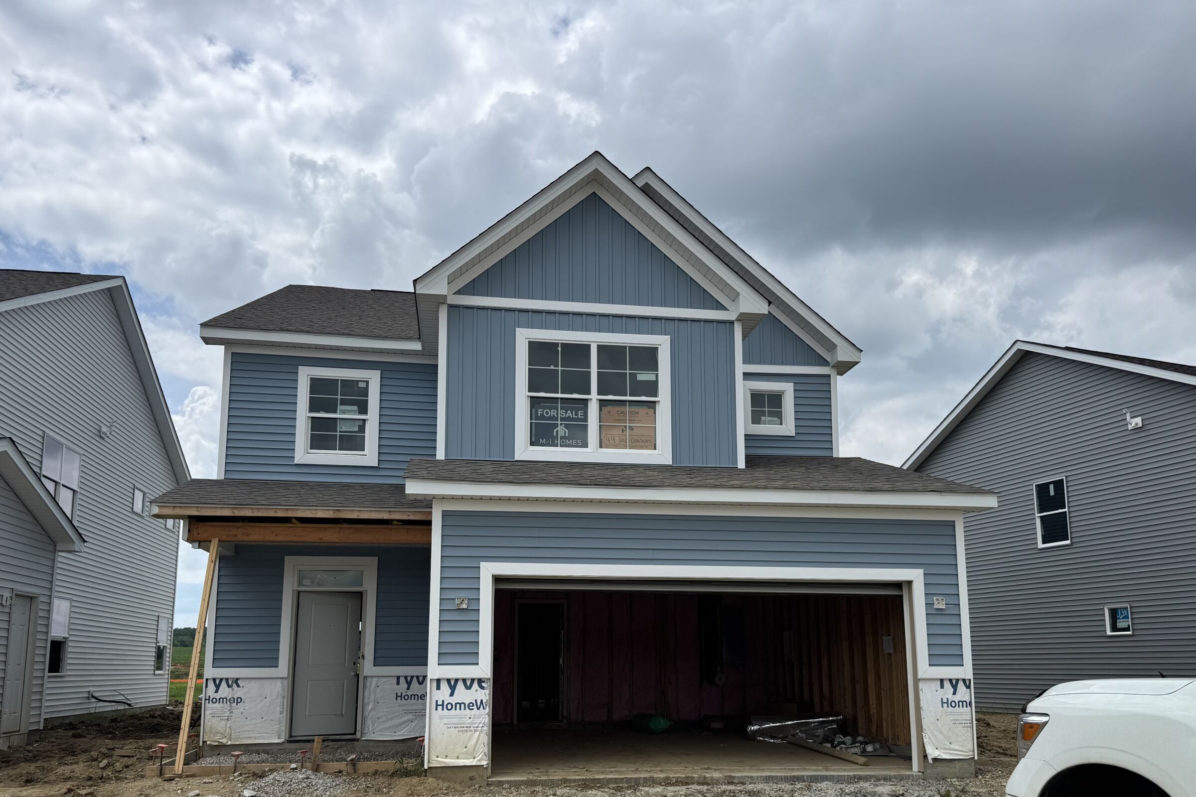 Attucks - Hebron Landing: Hebron, Ohio - M/I Homes