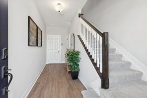 6130 Nicholas Way (Ames)