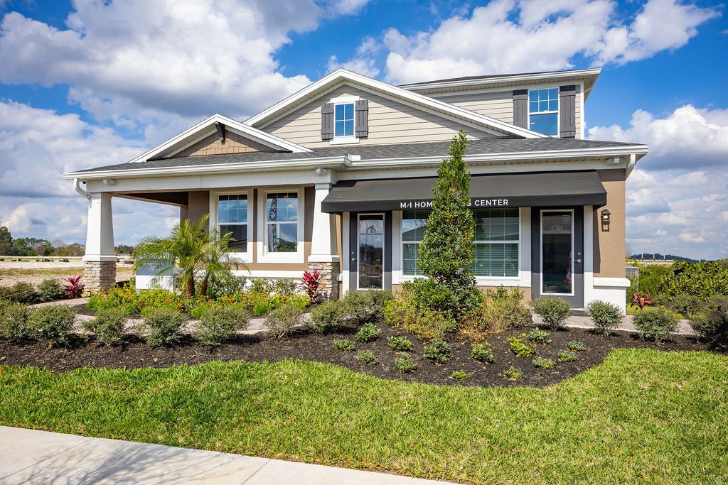 Center Lake On The Park por M/I Homes en Orlando Florida
