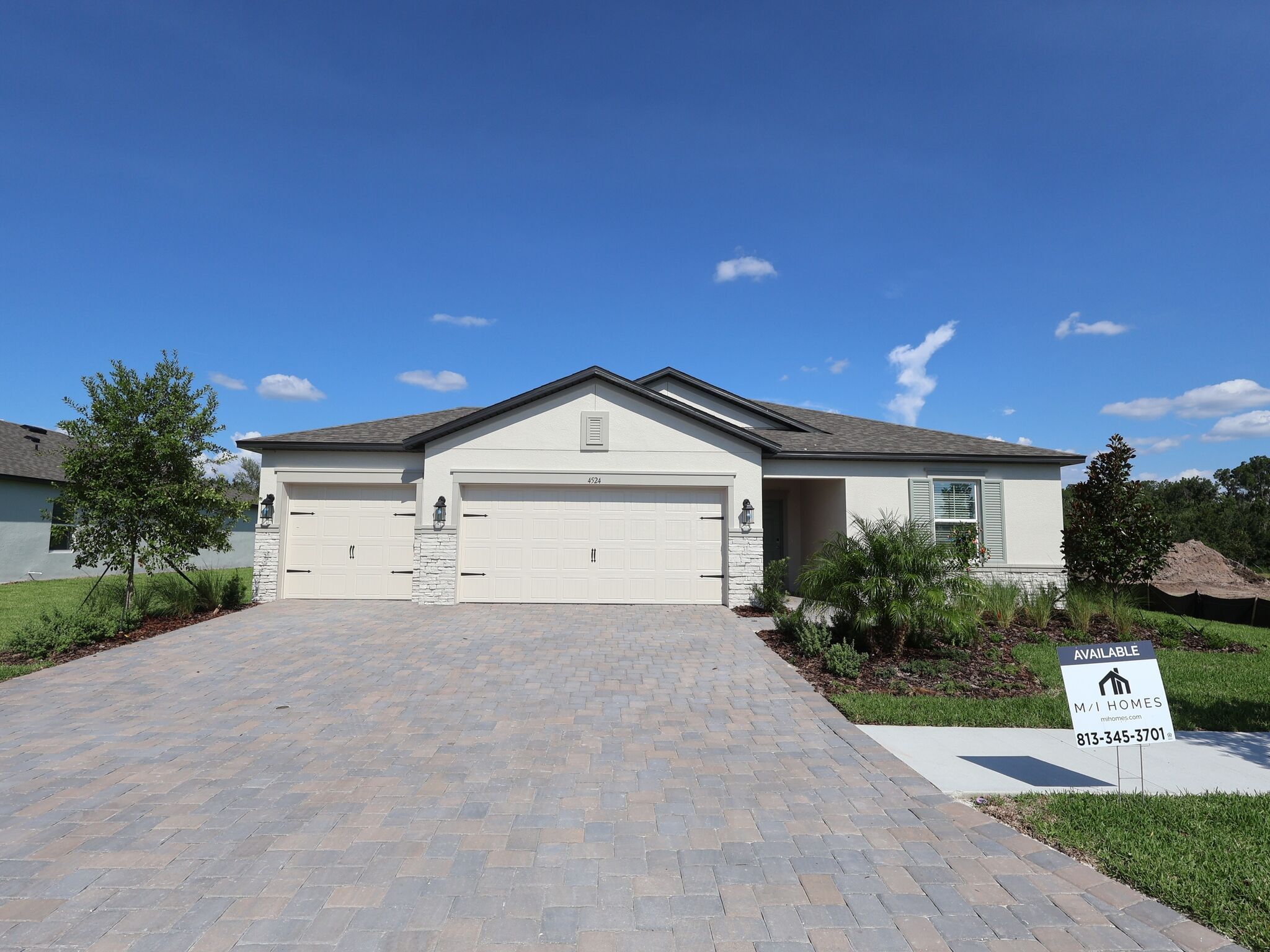 4524 Lake Fox Drive (Sentinel)
