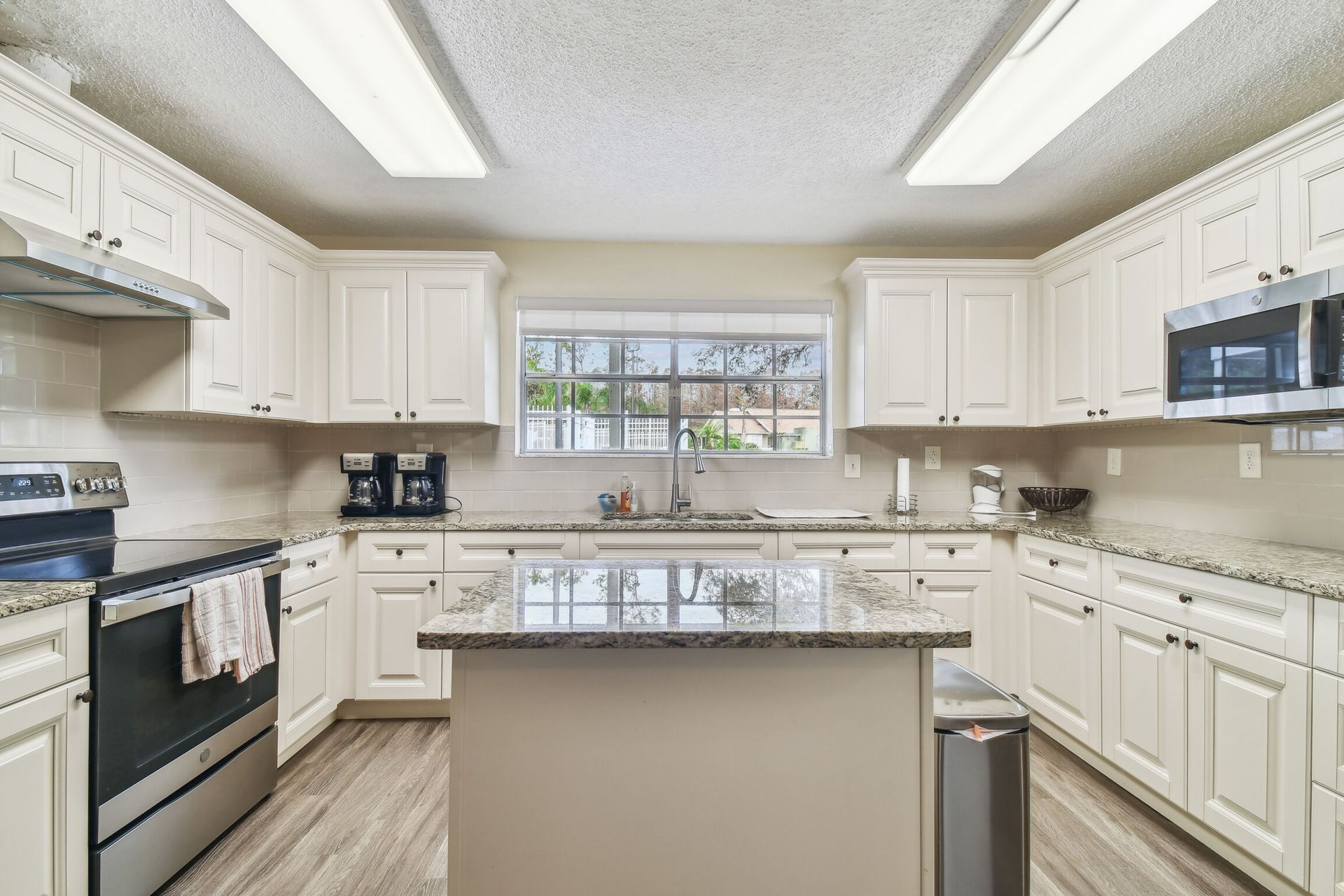 Clubhouse Kitchen