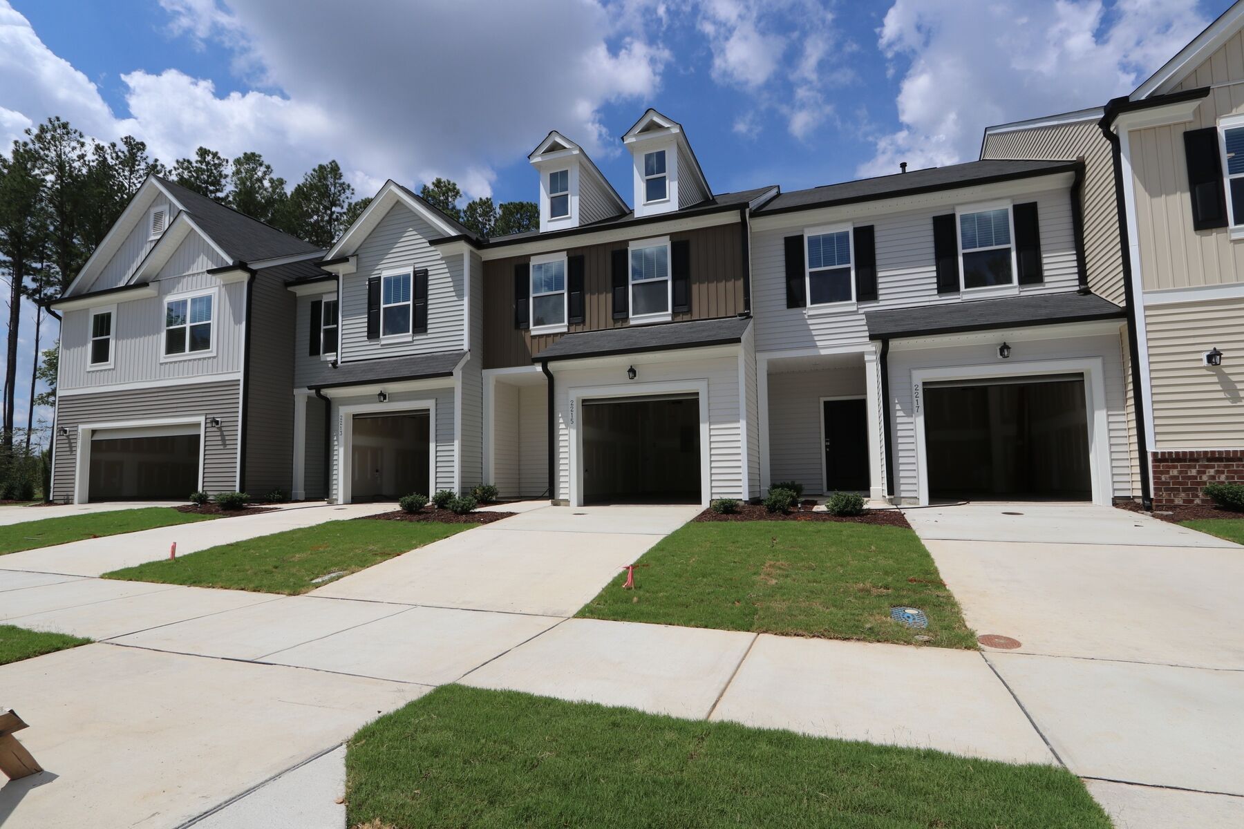 2215 Bright Shore Street (Mordecai)