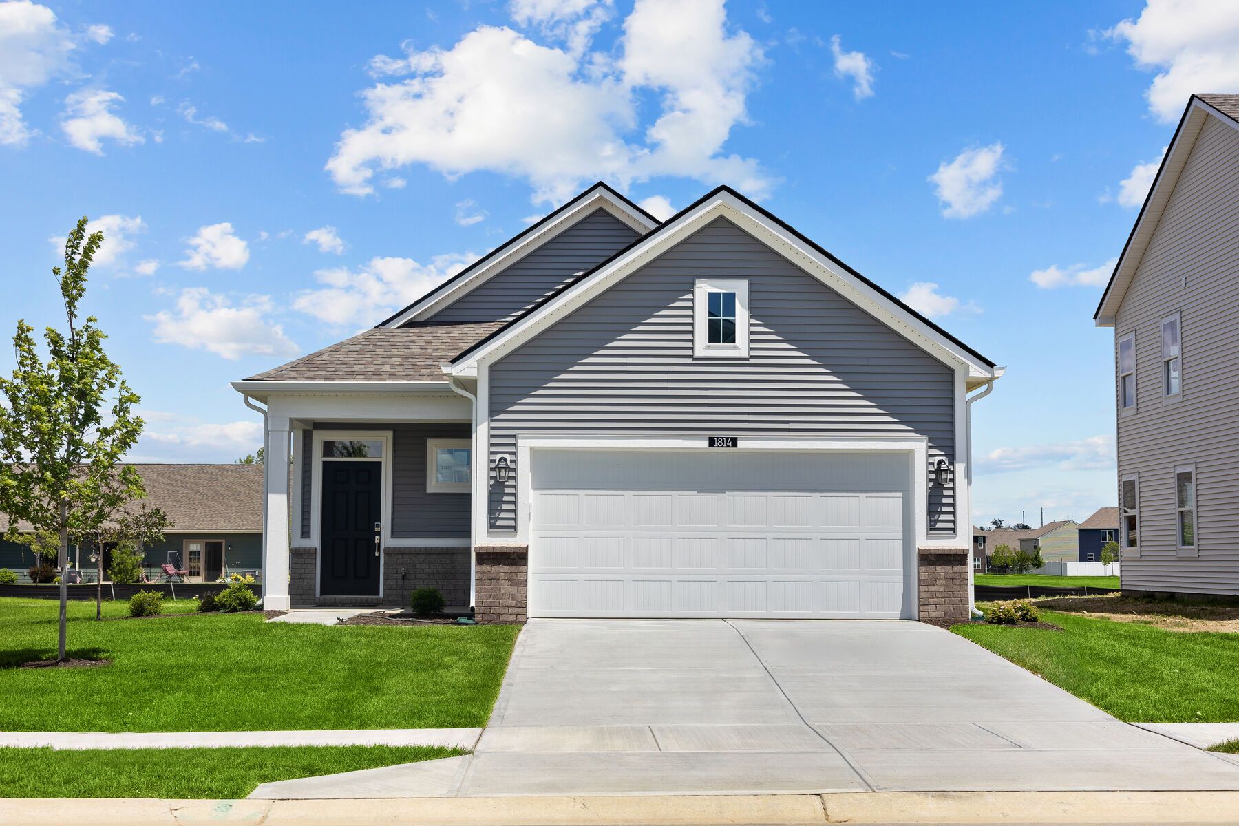 Hinkle - Bear Run: Shelbyville, Indiana - M/I Homes