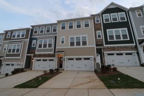2735 Hunter Woods Drive (Hyde Park)
