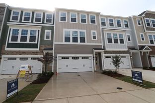 Hyde Park - Green Level Trail Townhomes: Apex, North Carolina - M/I Homes