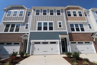 Hyde Park - Friendship Station: Apex, North Carolina - M/I Homes