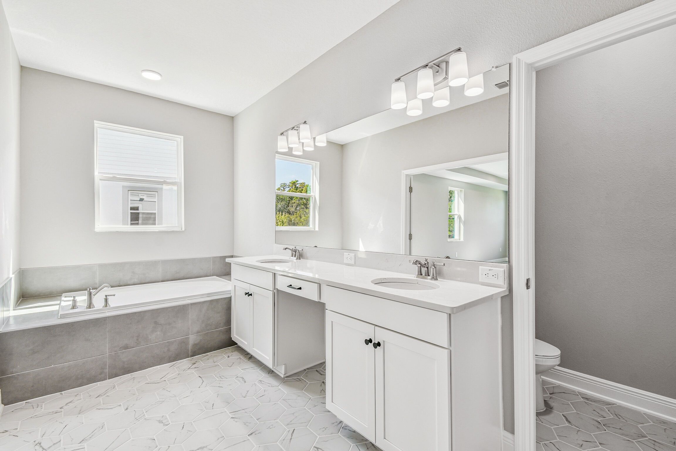 Roxbury - Chapel Crossings: Wesley Chapel, Florida - M/I Homes