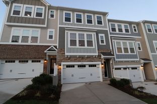 Hyde Park - Friendship Station: Apex, North Carolina - M/I Homes