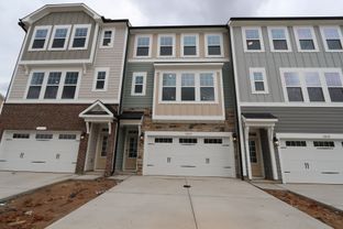 Hyde Park - Green Level Trail Townhomes: Apex, North Carolina - M/I Homes