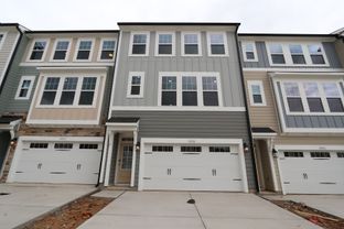 Hyde Park - Green Level Trail Townhomes: Apex, North Carolina - M/I Homes