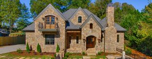 Northshore Town Center por Mike Stevens Homes en Knoxville Tennessee