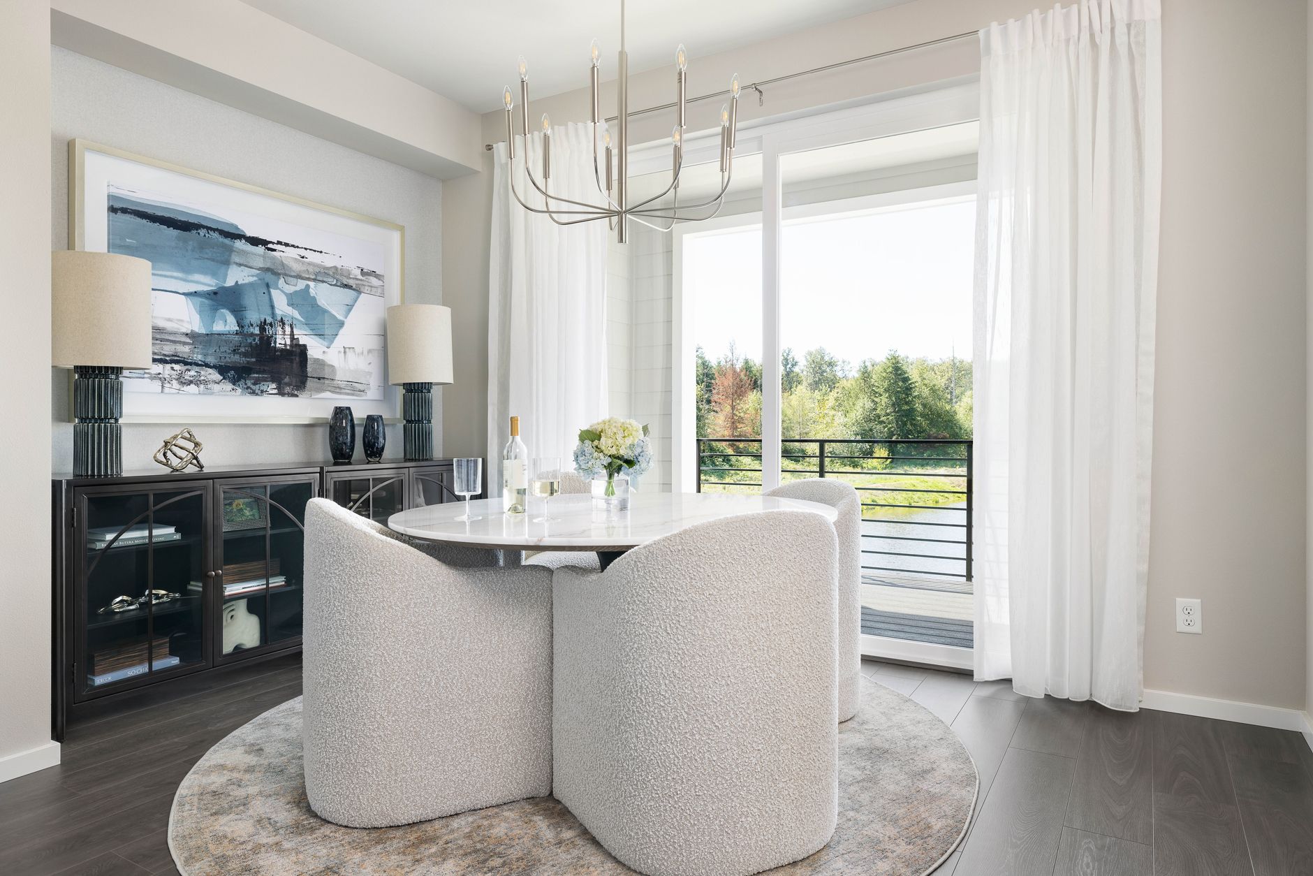 Interior Image For The Lilac