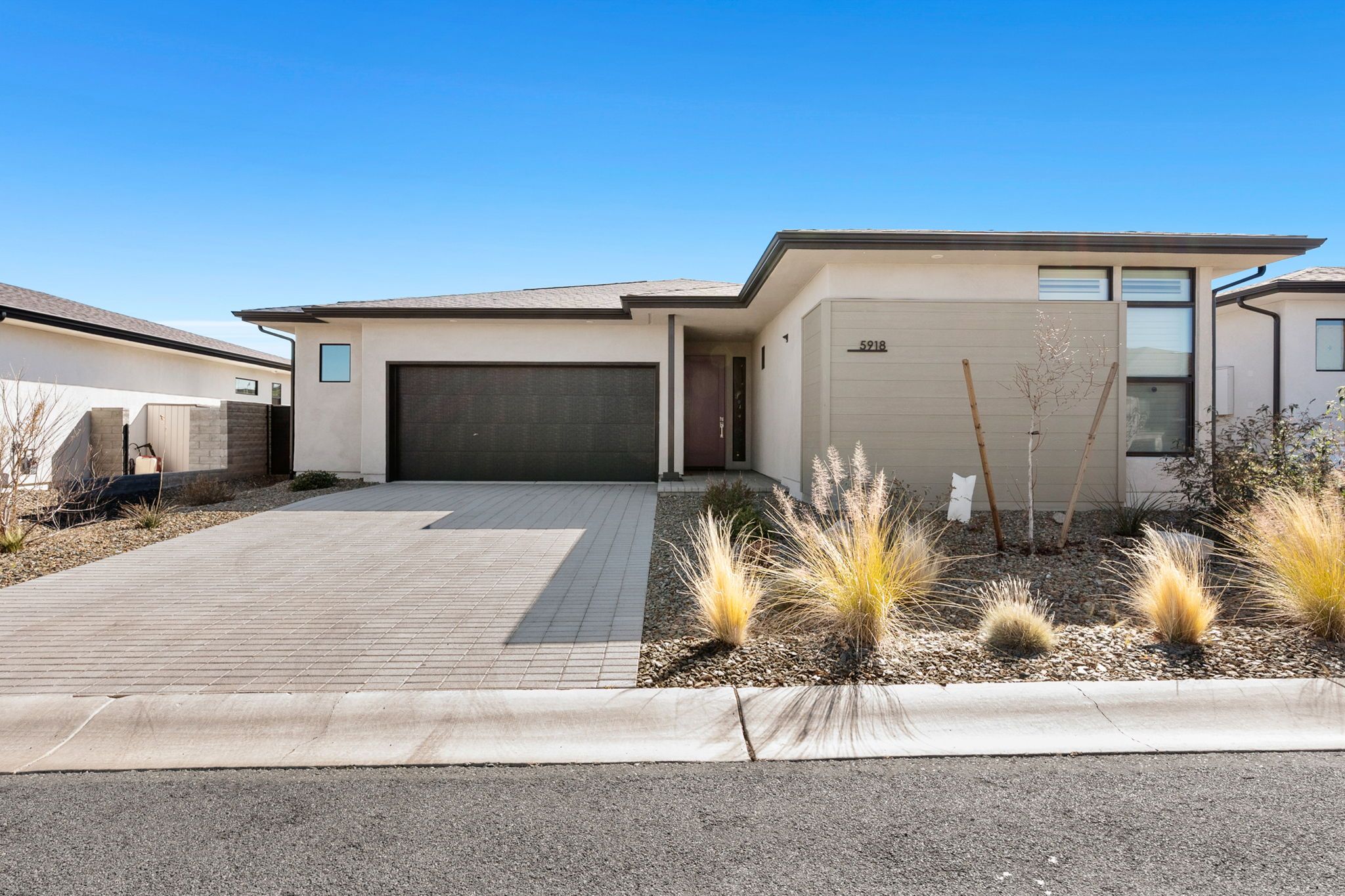 5918 E Killen Loop