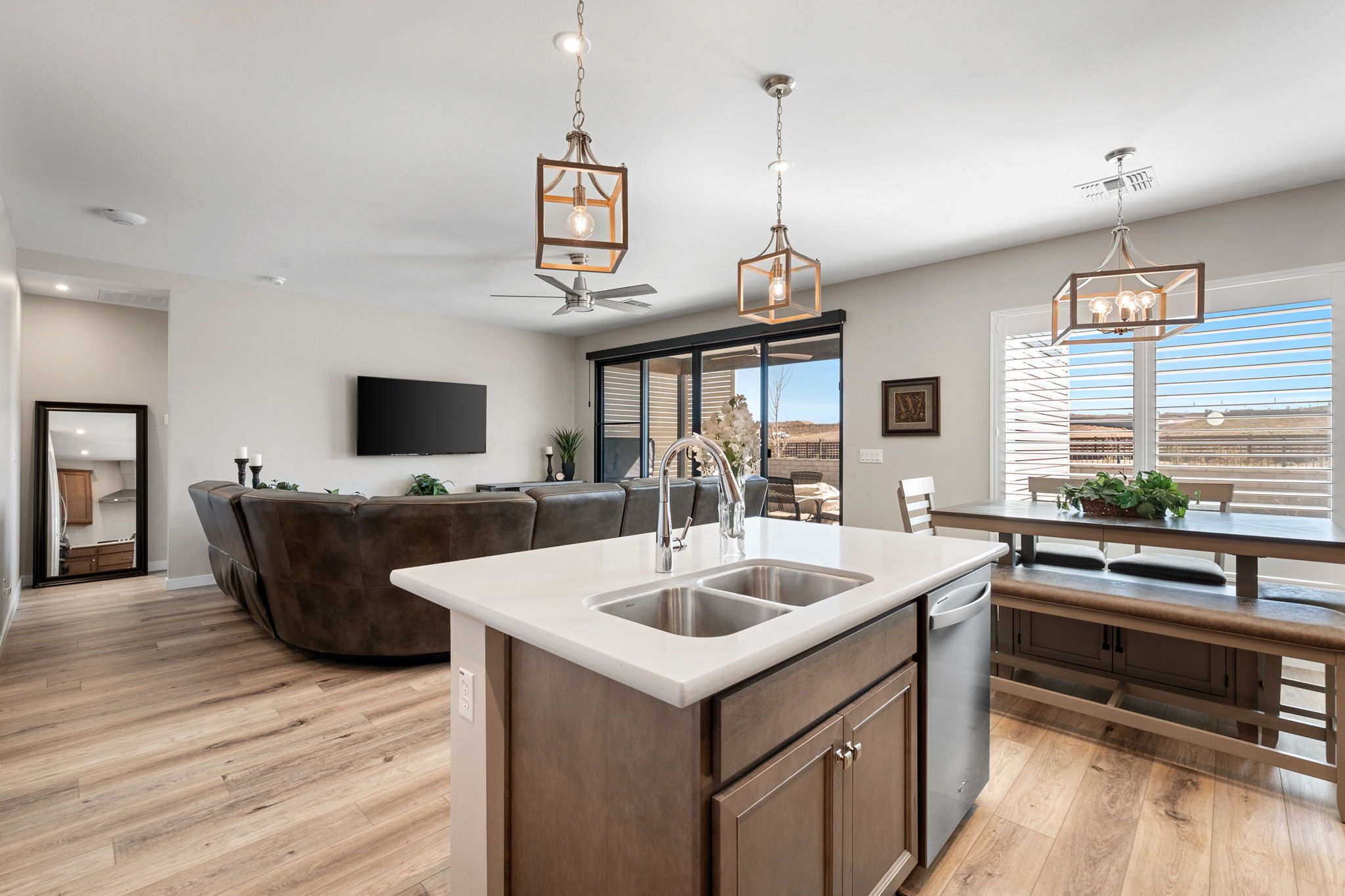 5918 E Killen Loop
