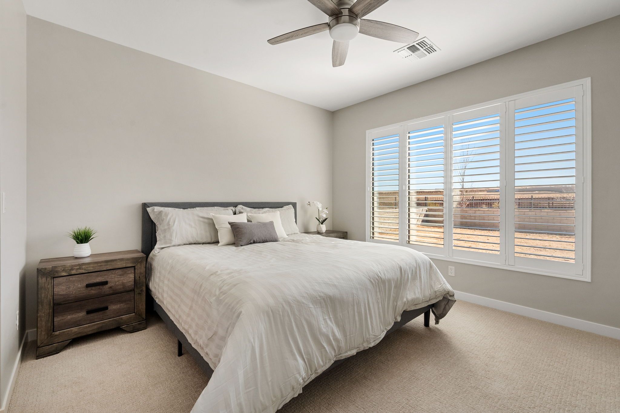 5918 E Killen Loop
