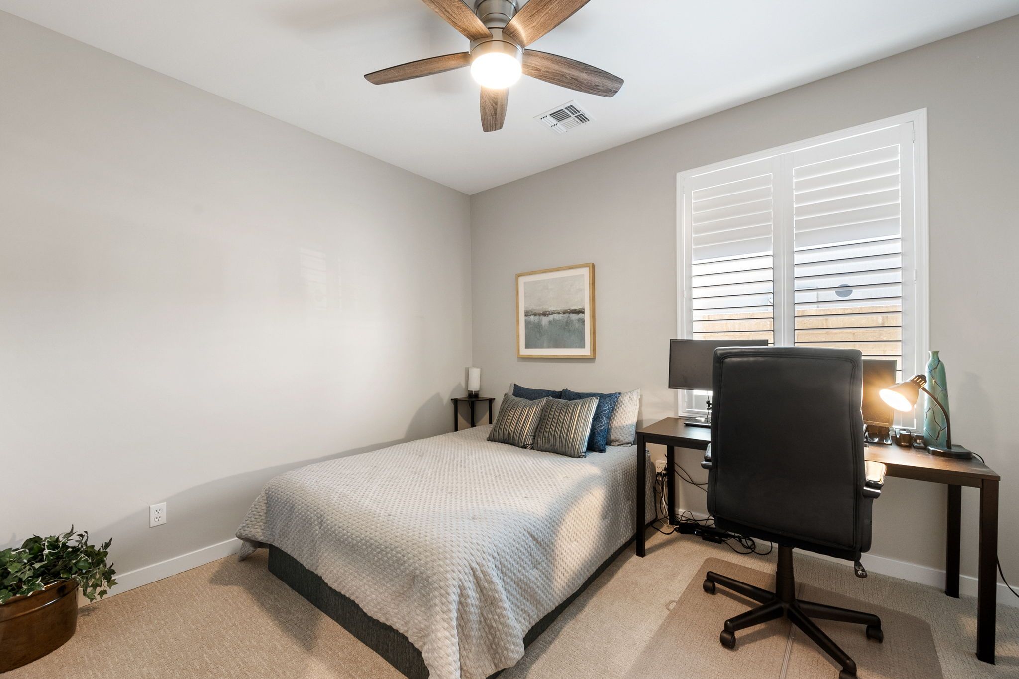 5918 E Killen Loop