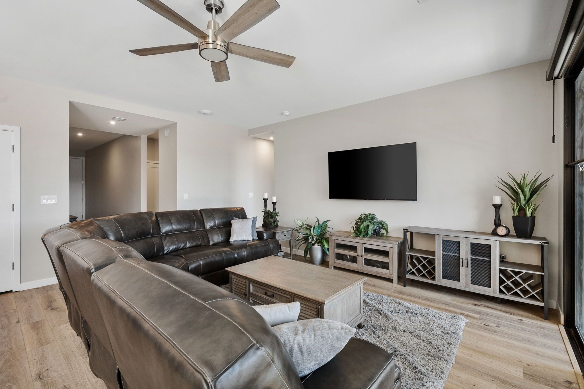 5918 E Killen Loop