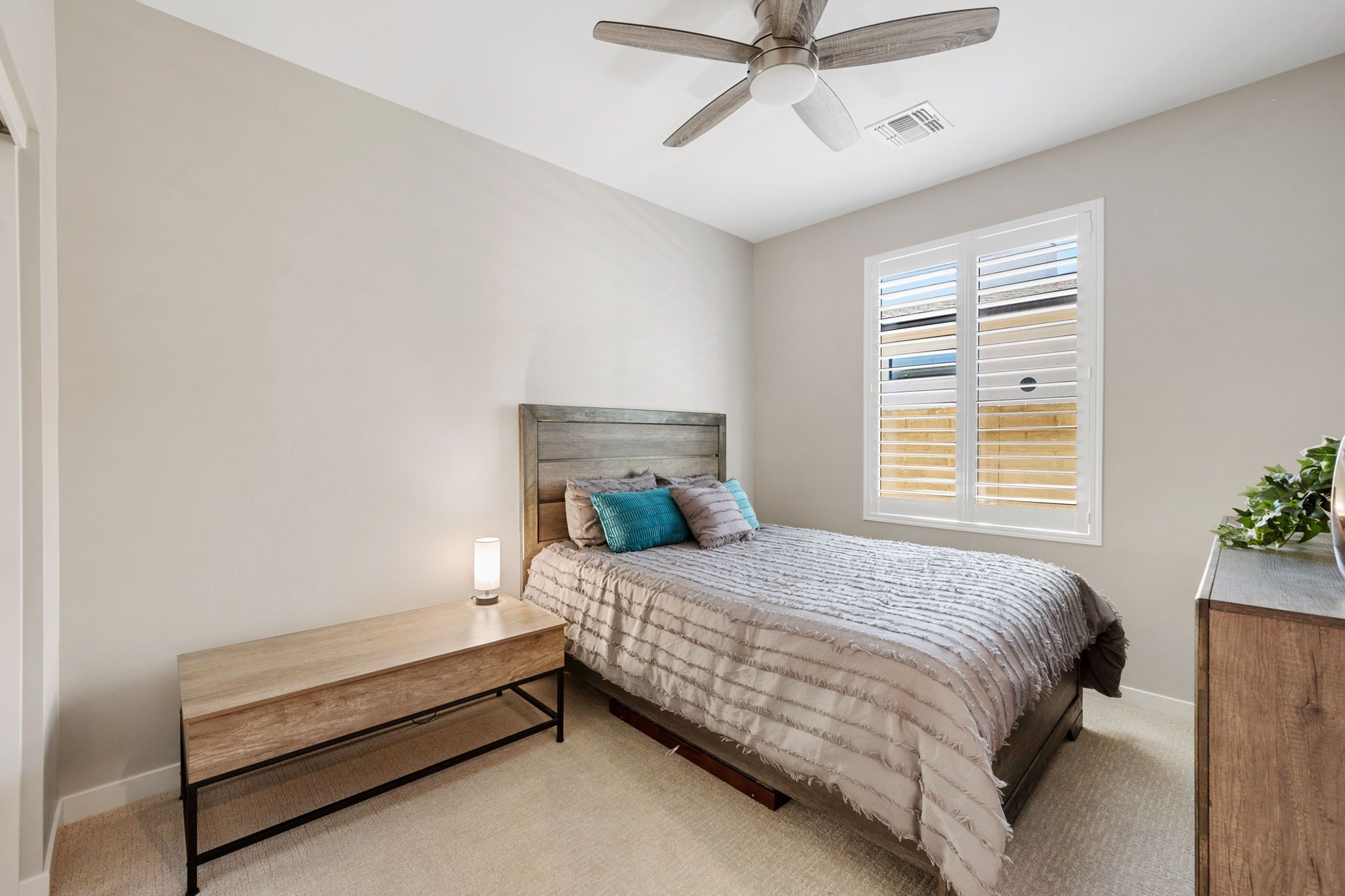 5918 E Killen Loop