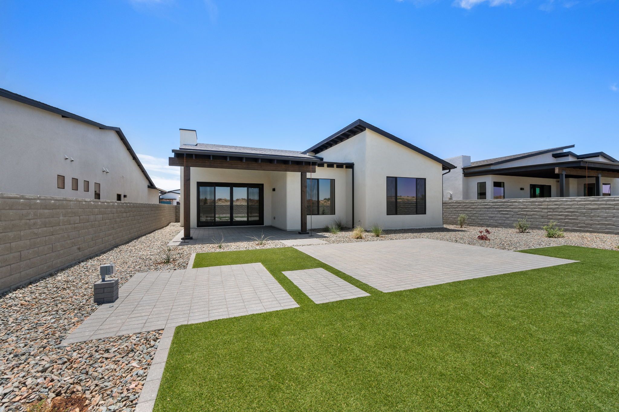 5776 E Hahn St (603)