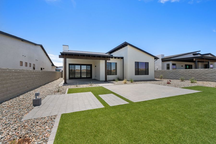 5776 E Hahn St (603)