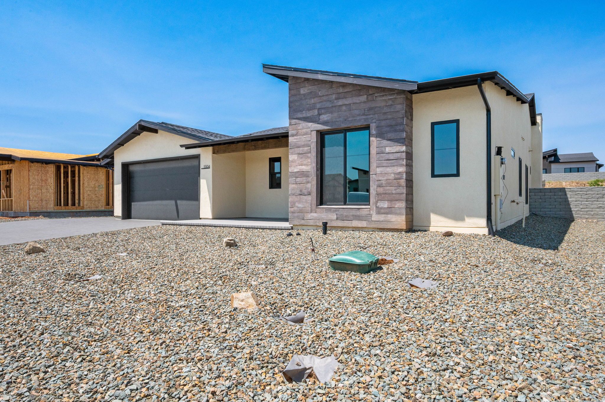 5504 E Edgar Way (704)