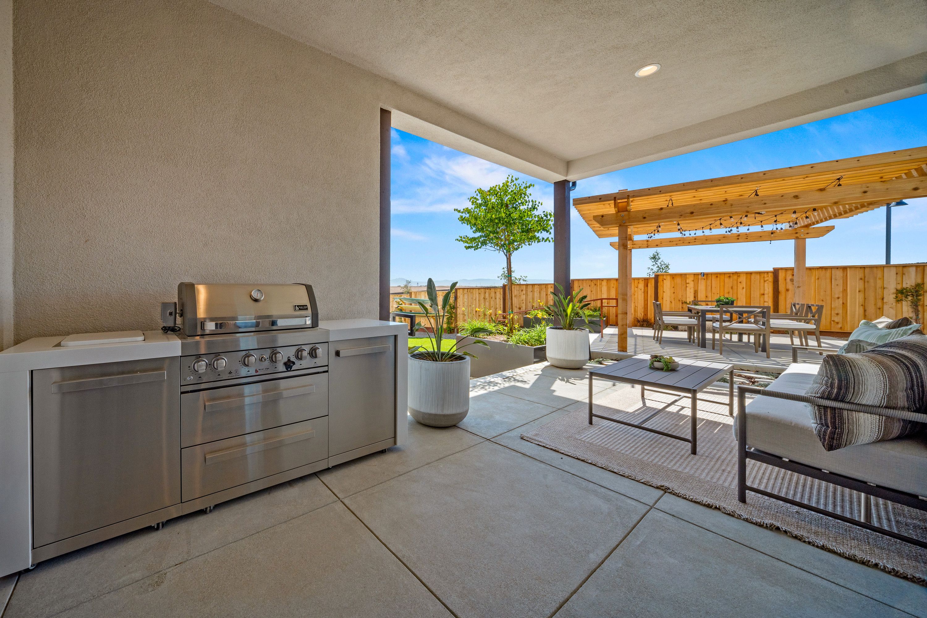Bungalow 4 Covered Patio