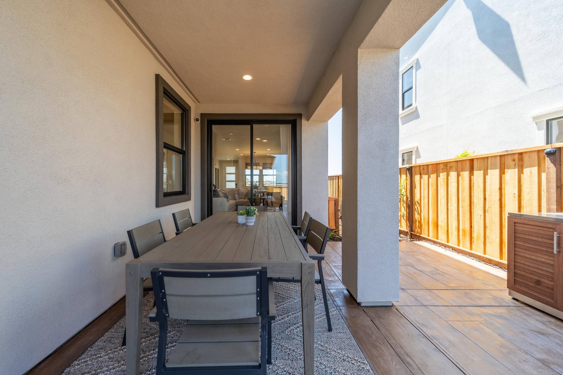Cottage 4 Covered Patio