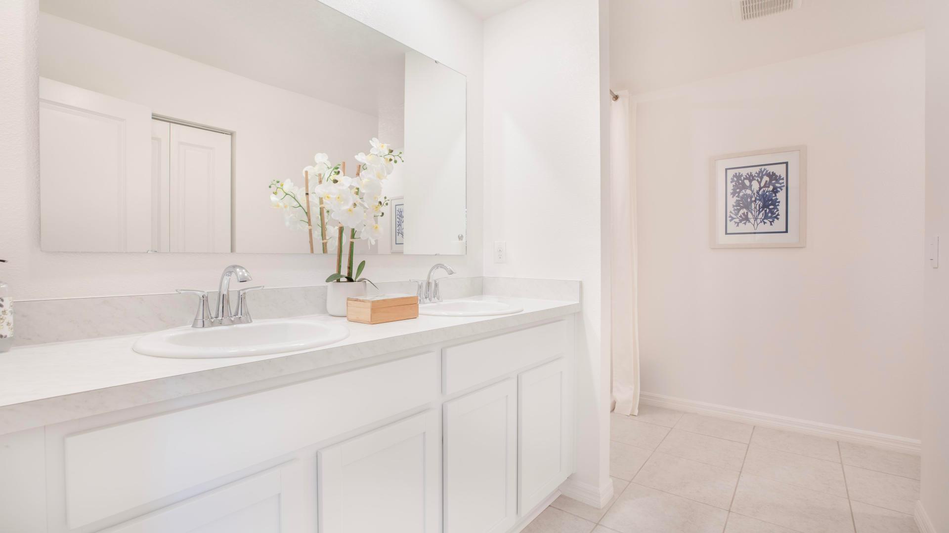 Spacious bathrooms with finishes that match your personal style!