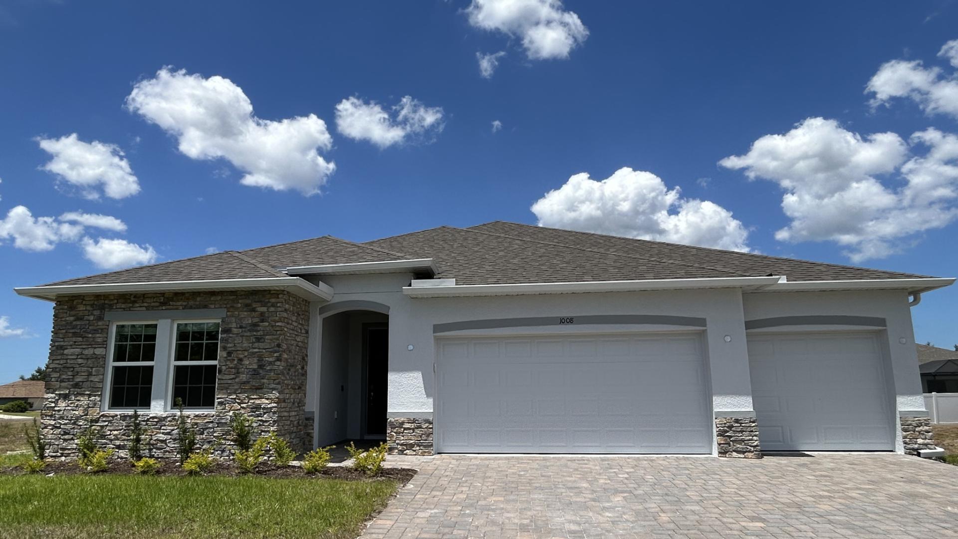 Introducing Pine Ridge, single-family homes with no CDD fees in Beverly Hills, Florida.