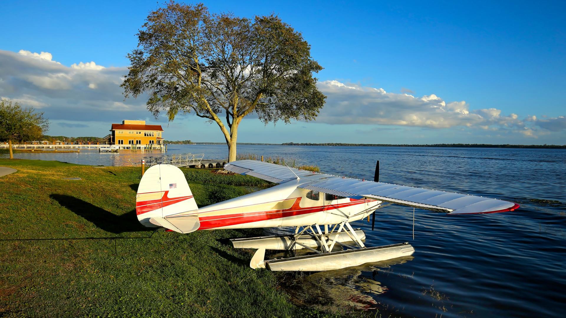 Shop, sip, dine, unwind, or book a seaplane ride in Tavares, just 6 miles away—something for everyone.