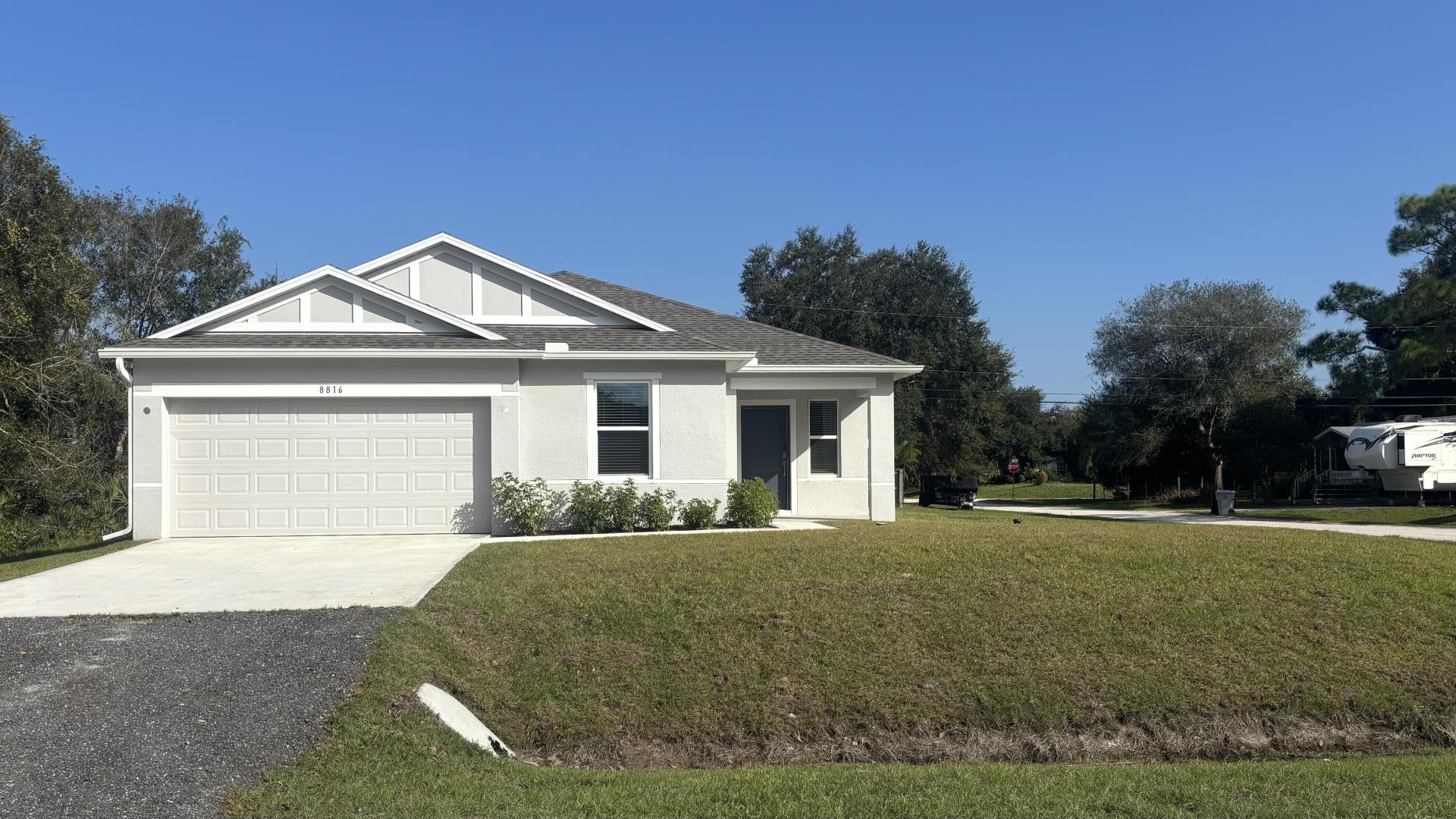 Vero Lake Estates por Maronda Homes en Indian River County Florida