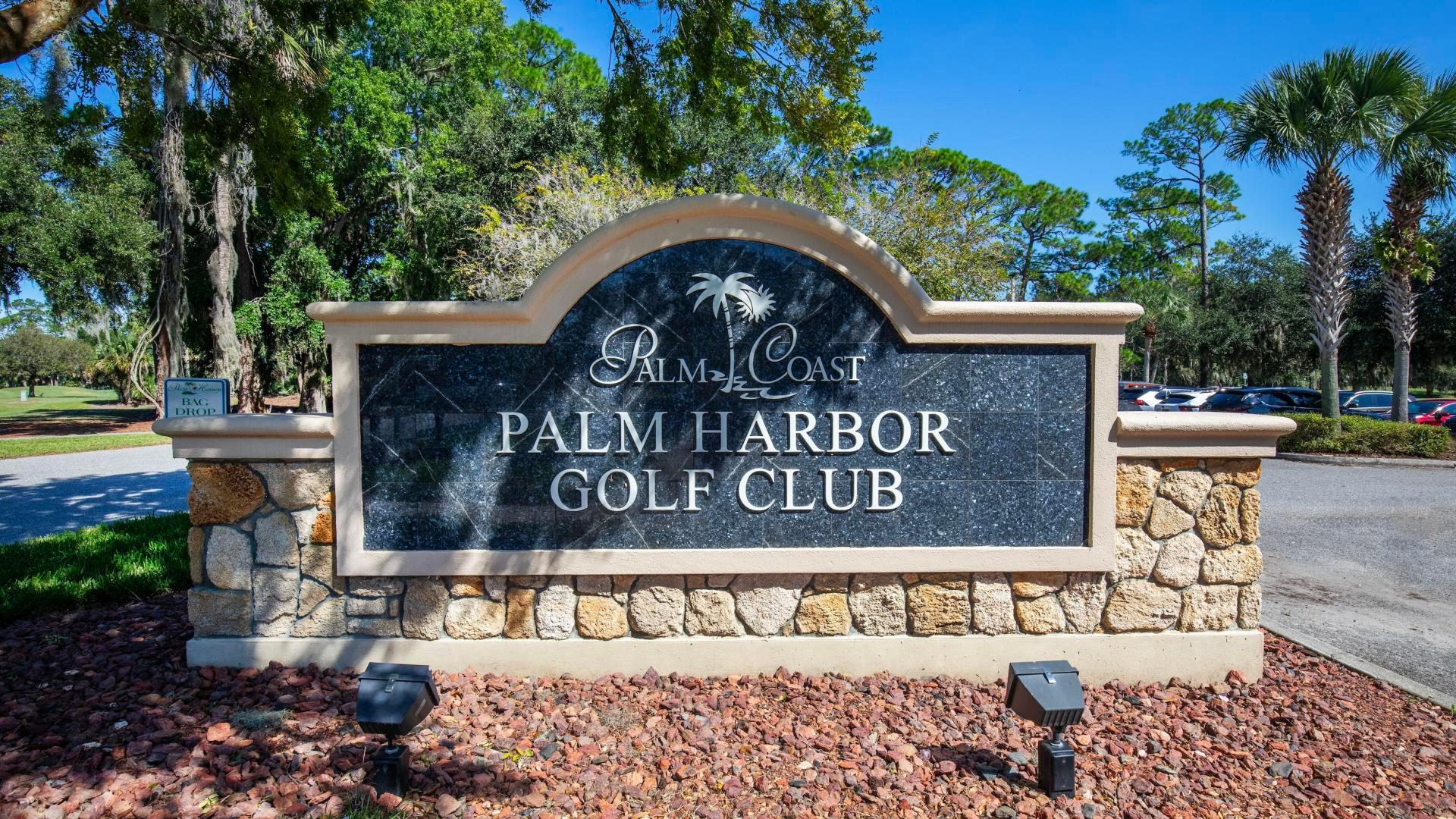 Local golf courses like Palm Habor Golf Club provide excellent courses and scenic views.