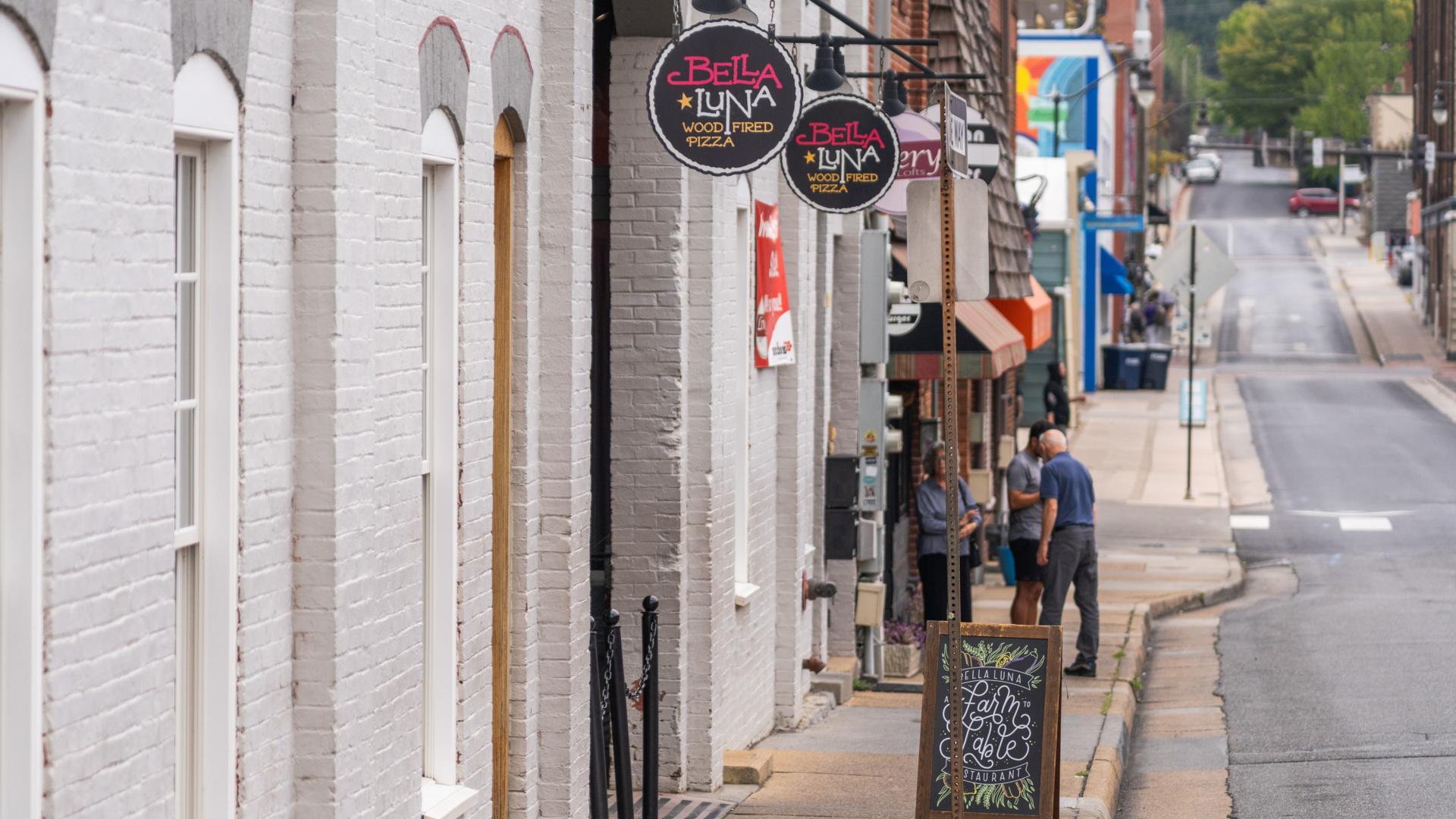 Explore Downtown Harrisonburg’s culinary district: cafes, cocktails, market, and more!