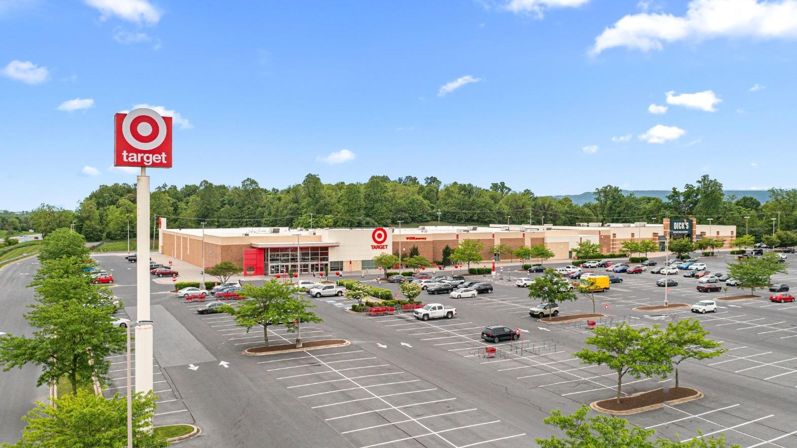 Every day conveniences like Target, Costco, Aldi ,and &amp; Target are 6 miles away.