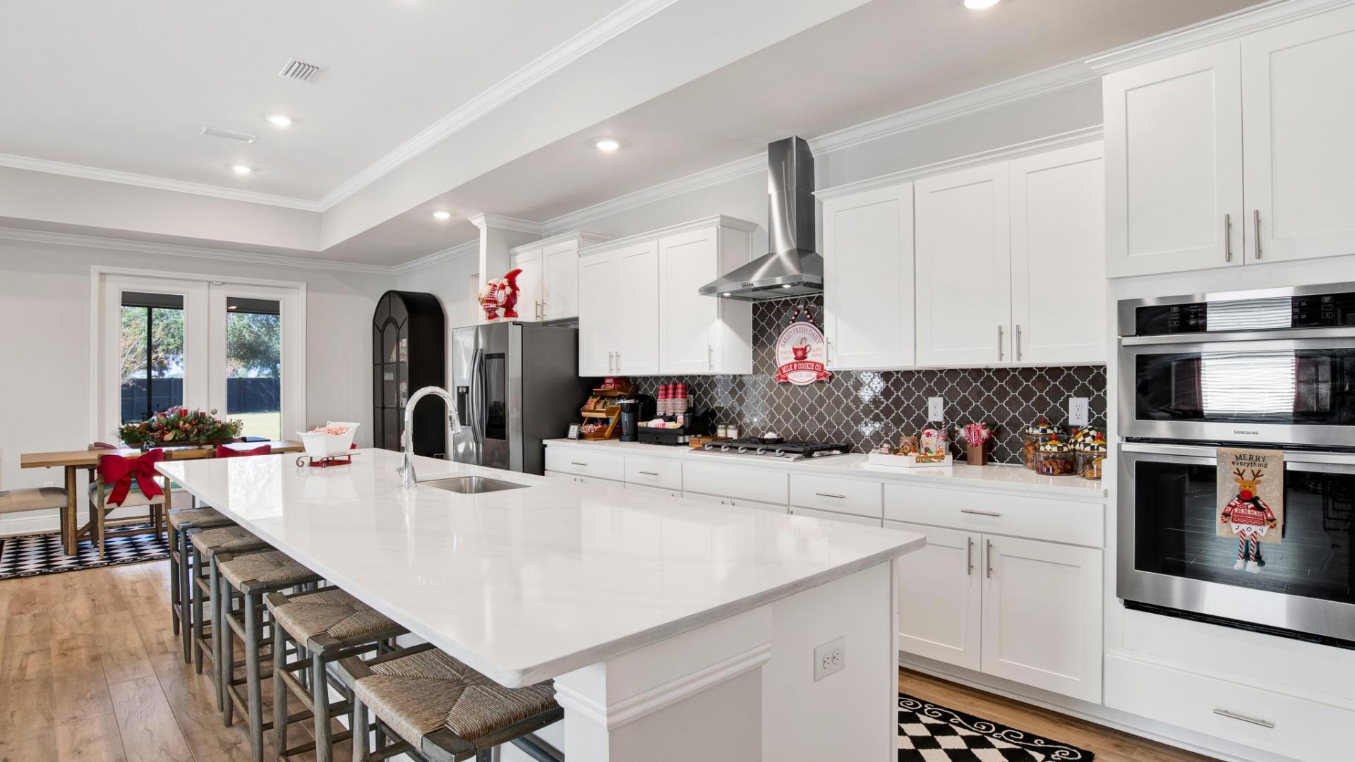 Make your new home at Hope Vineyard your own with an open-concept floor plan, up to 9-foot ceilings, and a built-in flex space.